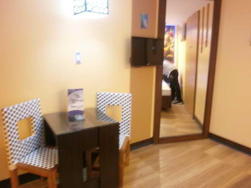 Hotel Dream World Las Piñas Bagian luar foto